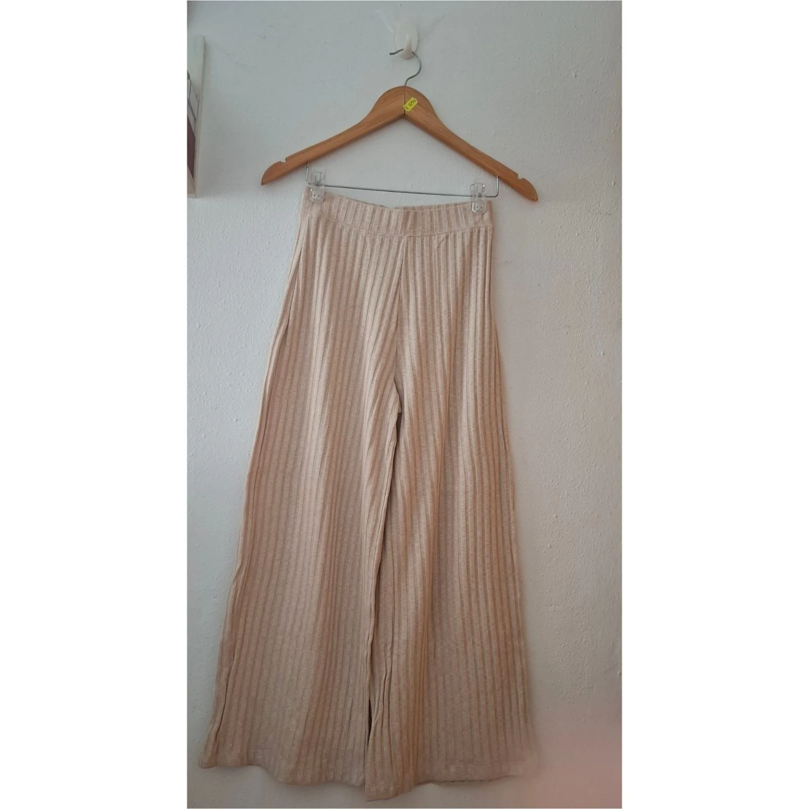Pantalón canalé beige ancho elástico limite edition Y2K